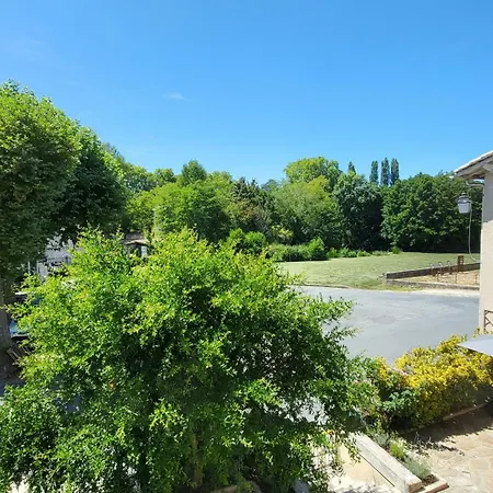 Maison De La Riviere 3*